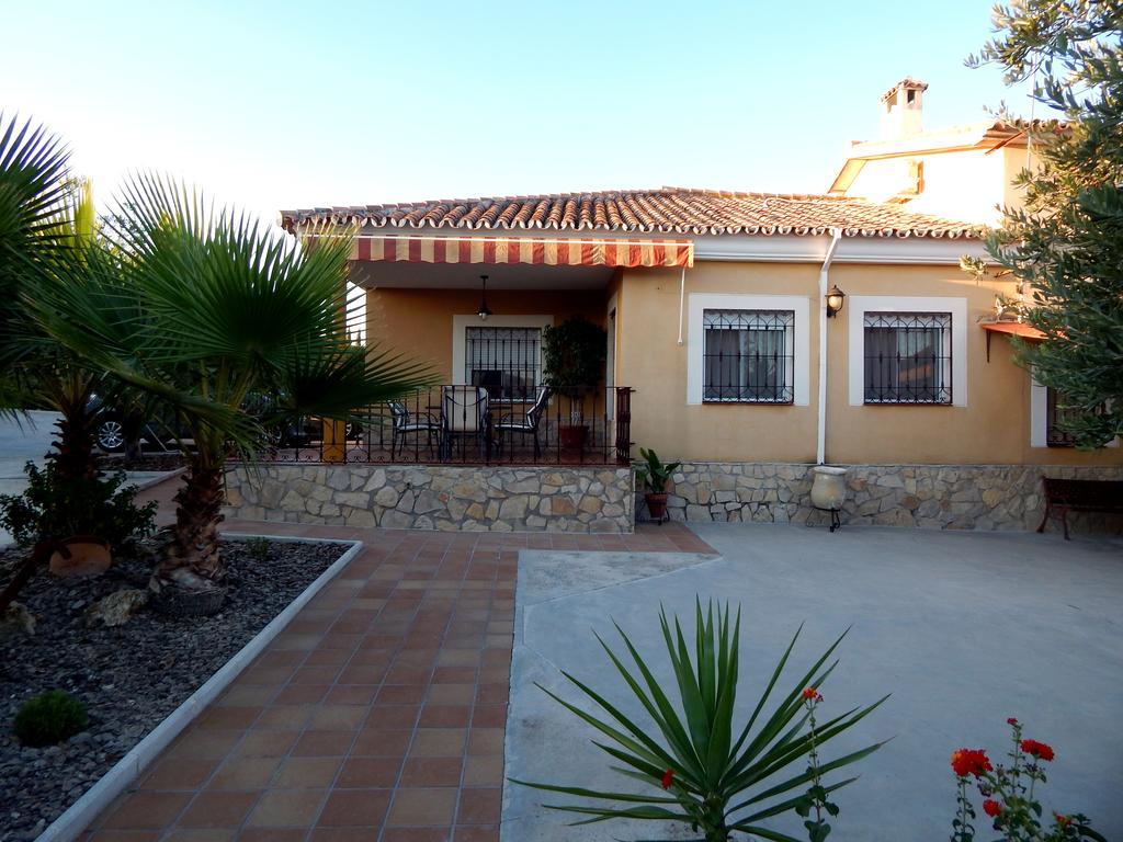 Villa Maria - Pista De Padel Y Piscina Baena Exterior photo