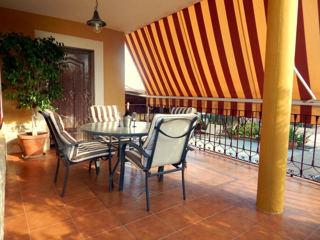 Villa Maria - Pista De Padel Y Piscina Baena Room photo